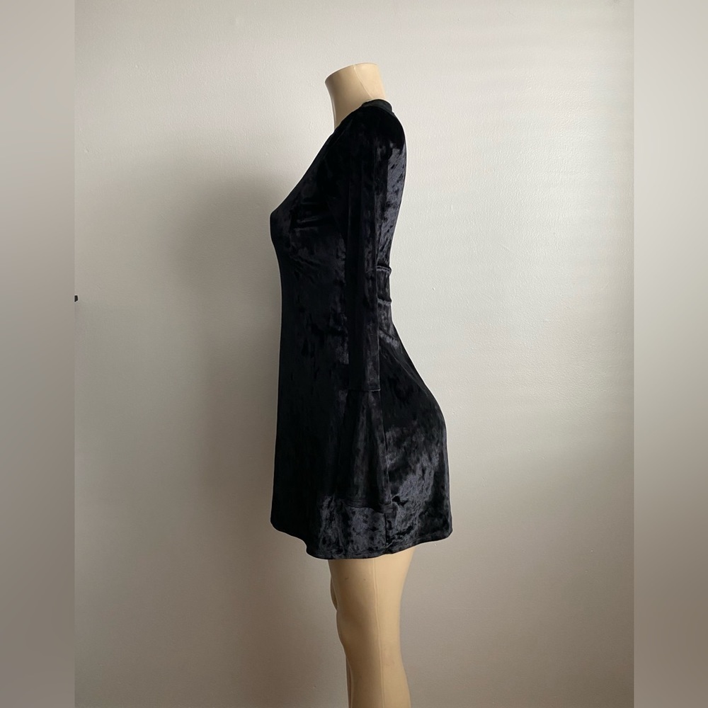 Hollister Black Velvet Bell Long Sleeves Mini Dress Y2K Whimsigoth Dark Romantic - Picture 4 of 8